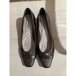 Easy Street Womens Pewter Metallic Square Toe Ruched Low Kitten Heel Pumps 7.5M thumbnail 2