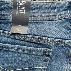 Aeropostale Bootcut Jeans 4 Regular Low Rise Flared Stretch Denim NWT thumbnail 3