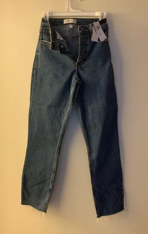 Abercrombie & Fitch "The Mom" high-rise jeans thumbnail 1