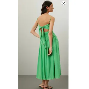 ASTR Bright Green Smocked Bodice Square Neck Tie Back Closure Midi Dress sz XS thumbnail 2