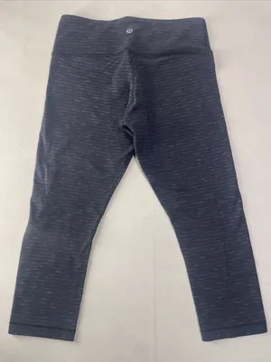 Lululemon‎ gray and black textured athletic capri leggings Size 8 thumbnail 1