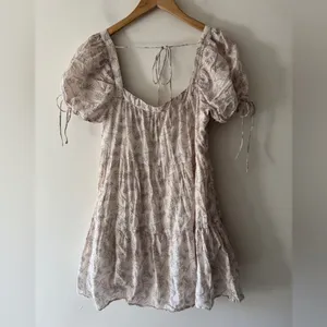 Jacquie the Label Cottagecore‎ Tiered Babydoll Dress Puff Sleeve Cream Leave thumbnail 6