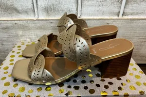 NWT JOIE Soft Gold Heeled Sandal‎ Society size 9.5 thumbnail 1