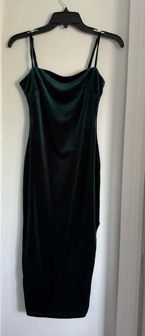 Windsor Green Velvet Bodycon Dress thumbnail 1