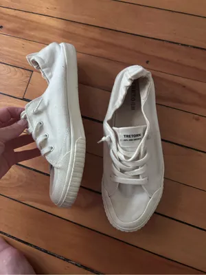 Tretorn White Canvas Sneakers Women’s Size 8 | Slip-On Lace-Up Casual Shoes thumbnail 3