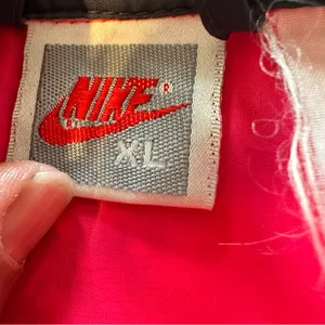 Vintage Nike Hot Pink and Black Windbreaker thumbnail 3