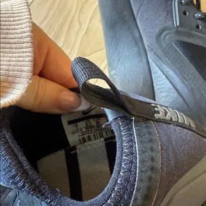 Nike Black Women's Sneakers thumbnail 7