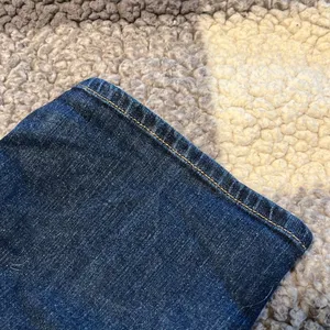 Levi’s Women’s 505 Straight Leg Jeans Dark Rinse Size 8 thumbnail 11