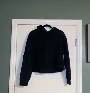 Wild Fable NWOT Black Cropped Hoodie thumbnail 4