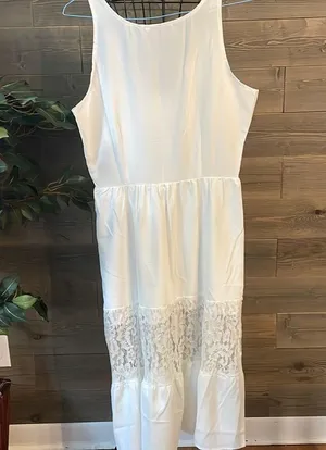 Stunning, white sleeveless lace maxi sundress thumbnail 4