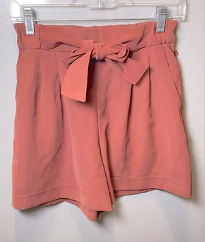 Lululemon Noir Short 5.5" Rustic Clay‎ Size 6 thumbnail 1