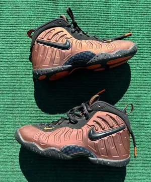 Nike Little Posite Pro GS 'Hyper Crimson' Size 4y Women’s Size 5.5 thumbnail 1