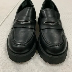 Steve Madden Black Leather Loafers with Silver Accent thumbnail 3