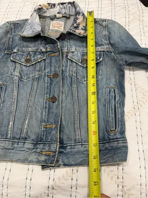 Levi’s XS Custom Motorcycle Graphic Cropped Denim Trucker Jacket thumbnail 8