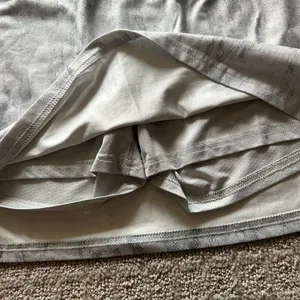 BlevonH Skort Womens‎ Medium M Gray White Active Tennis Golf Skirt Outdoor thumbnail 4