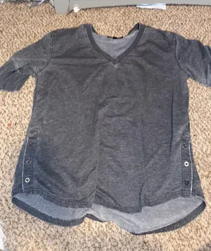 Jane and Delancey grey short sleeve top thumbnail 1