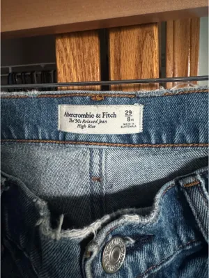 Abercrombie High Rise The 90s Relaxed Jeans thumbnail 3