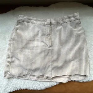 Izod XFG Cool‎ FX Tan White Seersucker Striped Golf Skort Mini Skirt Womens 2 thumbnail 3