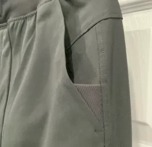 Comfortable black joggers by Lululemon Athletica. Ideal for active or casual wear. Lululemon Men’s Pants size M thumbnail 10