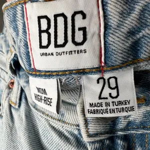 BDG High Rise Mom Jeans Size 29 thumbnail 5