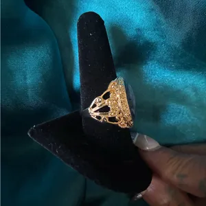 Elegant Gold and Blue Cameo Ring size 9.5 thumbnail 4