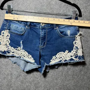 Bongo Blue Denim Shorts Crochet Lace Trim Distressed Frayed‎ Juniors Size 9 thumbnail 2