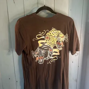 Truly Madly Deeply Dark Brown Tee | Size Small thumbnail 3