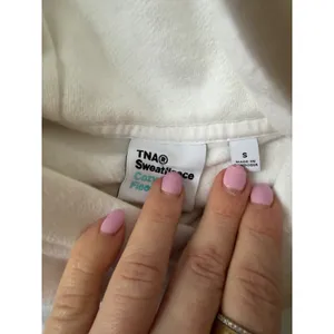 TNA Aritzia Sweatfleece Cozy Fleece Pullover Hoodie White Womens Small‎ thumbnail 4