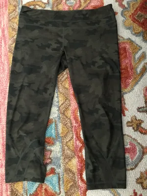 Camo Cropped Leggings thumbnail 1