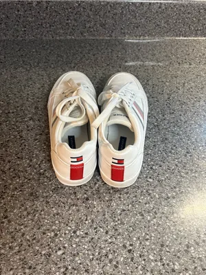 Tommy Hilfiger White Sneakers with Navy & Red Accent thumbnail 4