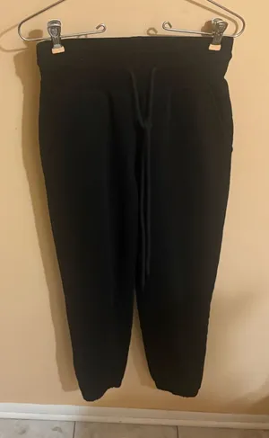 Alo Yoga black sweatpant joggers thumbnail 1