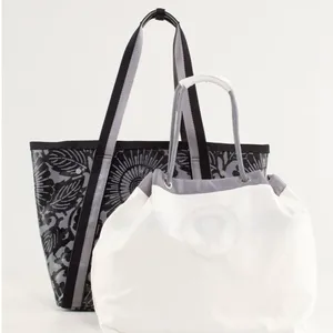 Lululemon Athletica Black and Grey Gym or Beach Tote thumbnail 14
