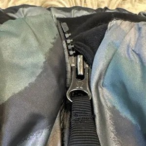 Lululemon Fluffin Awesome Vest Camo Goose Down size 6 thumbnail 4