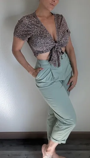 TOPSHOP Pleated High Rise Pants Sage Green US 6 Cropped thumbnail 1