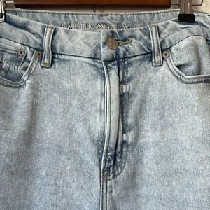 Women’s American Eagle jeans thumbnail 2