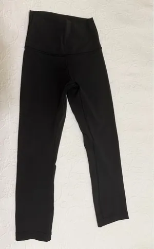Lululemon Black Cropped Leggings thumbnail 1