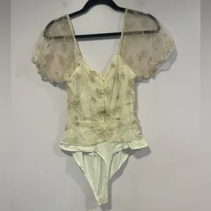Le Lis‎ mesh floral gold and white bodysuit thumbnail 6