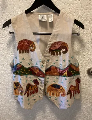 Vintage SD Collection Beige Embroidered Elephant Patchwork Vest Tan Size L thumbnail 1