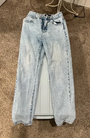 Straight leg jeans thumbnail 1