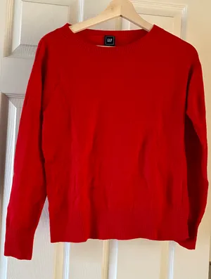 Gap Red Sweater Size S❤️ thumbnail 1