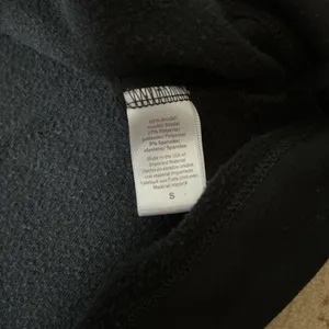 Pure Barre Beyond Yoga Long Sleeve Top Womens Small Black Activewear Crew Neck thumbnail 4