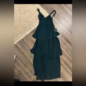 NWT Lulus Luxe Perfection Emerald Green Pleated Tiered Backless Maxi Dress thumbnail 3