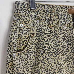 POL Jeans Womens 30 Medium Beige High Rise Crop Relaxed Leopard Distressed Denim thumbnail 4
