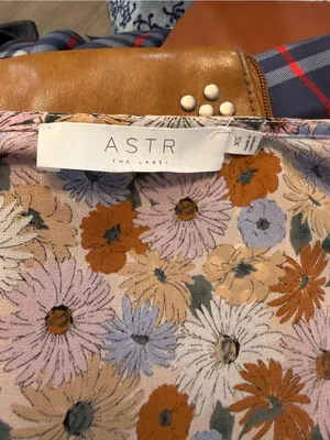 Astr Floral Tiered V-Neck Mini Dress in Beige, Blue, and Brown Sz XS thumbnail 5