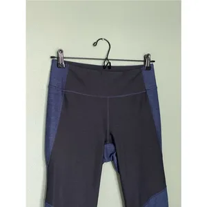 Outdoor Voices Two Tone Paneling Legging Size Medium Black Navy Compression thumbnail 4