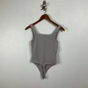 Babaton Gray Square Neck Bodysuit Size‎ Small thumbnail 2
