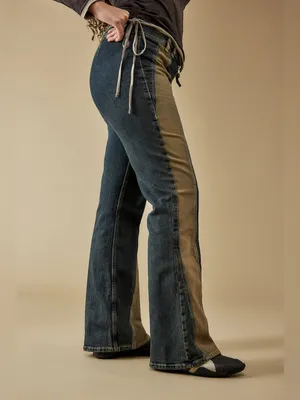 NWT Urban Outfitters Wide-Leg Jeans in Dark Wash with Tan Inset thumbnail 3