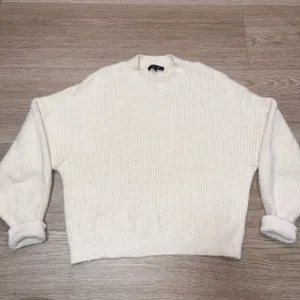 Love Tree Boutique Women's Ivory Sweater Size Medium thumbnail 2