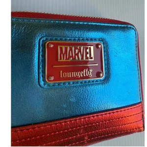 Loungefly x Marvel Purse Wallet Captain Marvel Metallic Logo Zip Around thumbnail 3