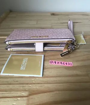 Michael Kors Wallet thumbnail 4